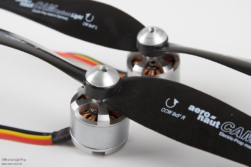 AERONAUT 13x5" Links CARBON LIGHT M8x1 Yuneec AE-7220/01