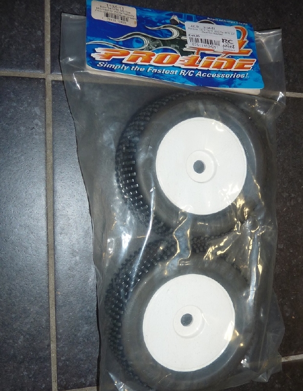 Pro-Line 1/8 1134-11 Bow-Tie MTR Dirt Race Tire Mounted