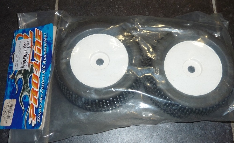Pro-Line 1/8 1134-11 Bow-Tie MTR Dirt Race Tire Mounted
